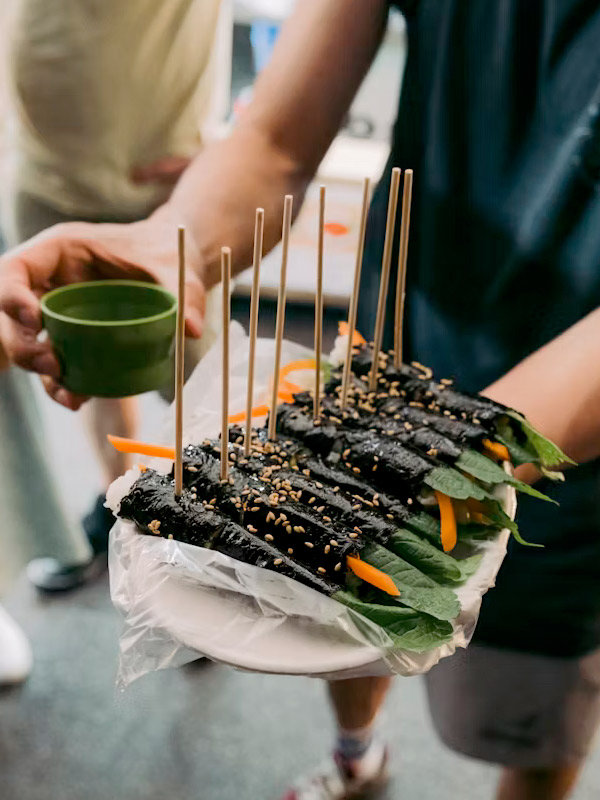 Food and drink options for foodies within walking distance and day trips from Bangalow Guesthouse