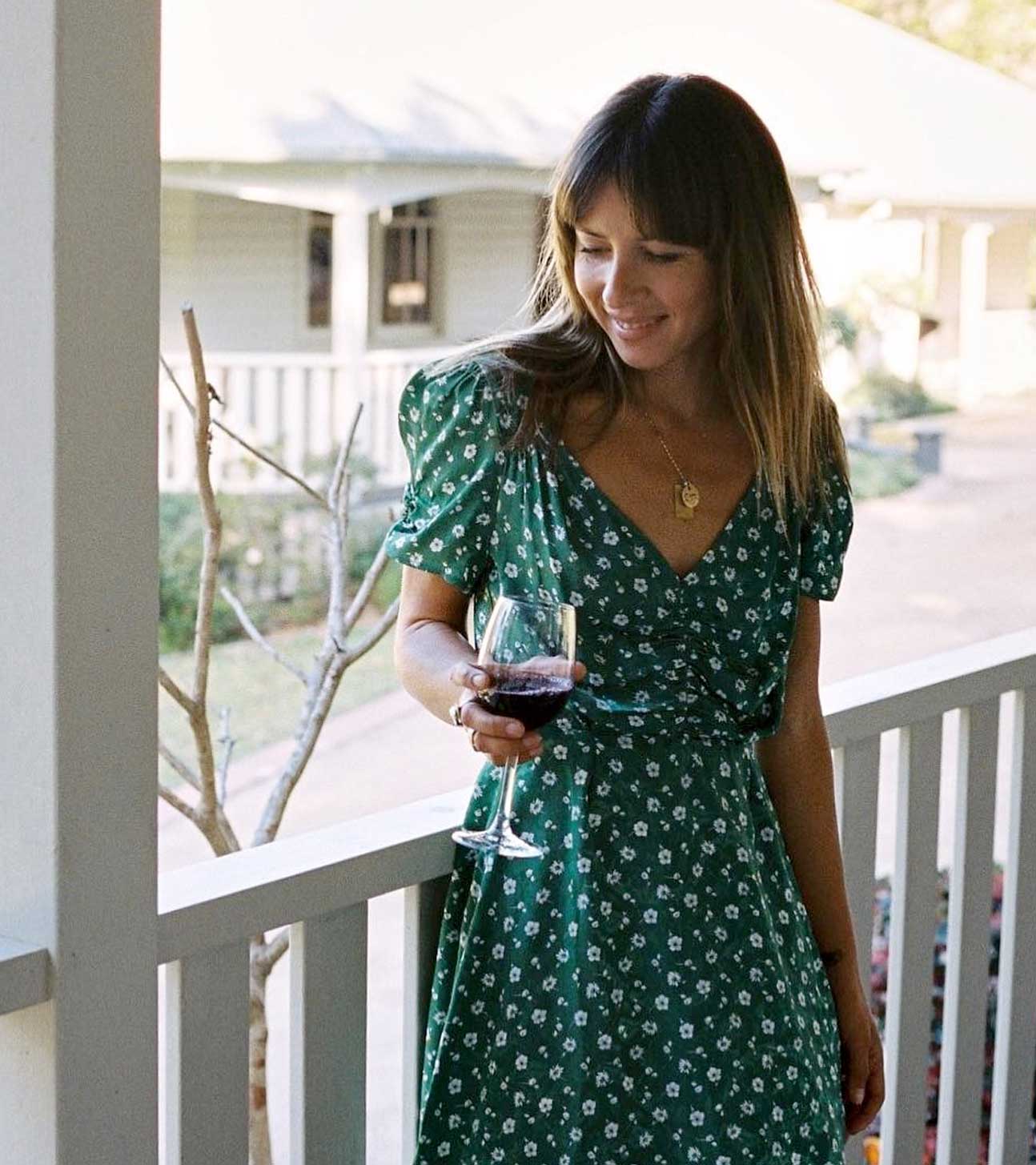 Free bottle of Jilly Wines offered with accommodation booking at Bangalow Guesthouse