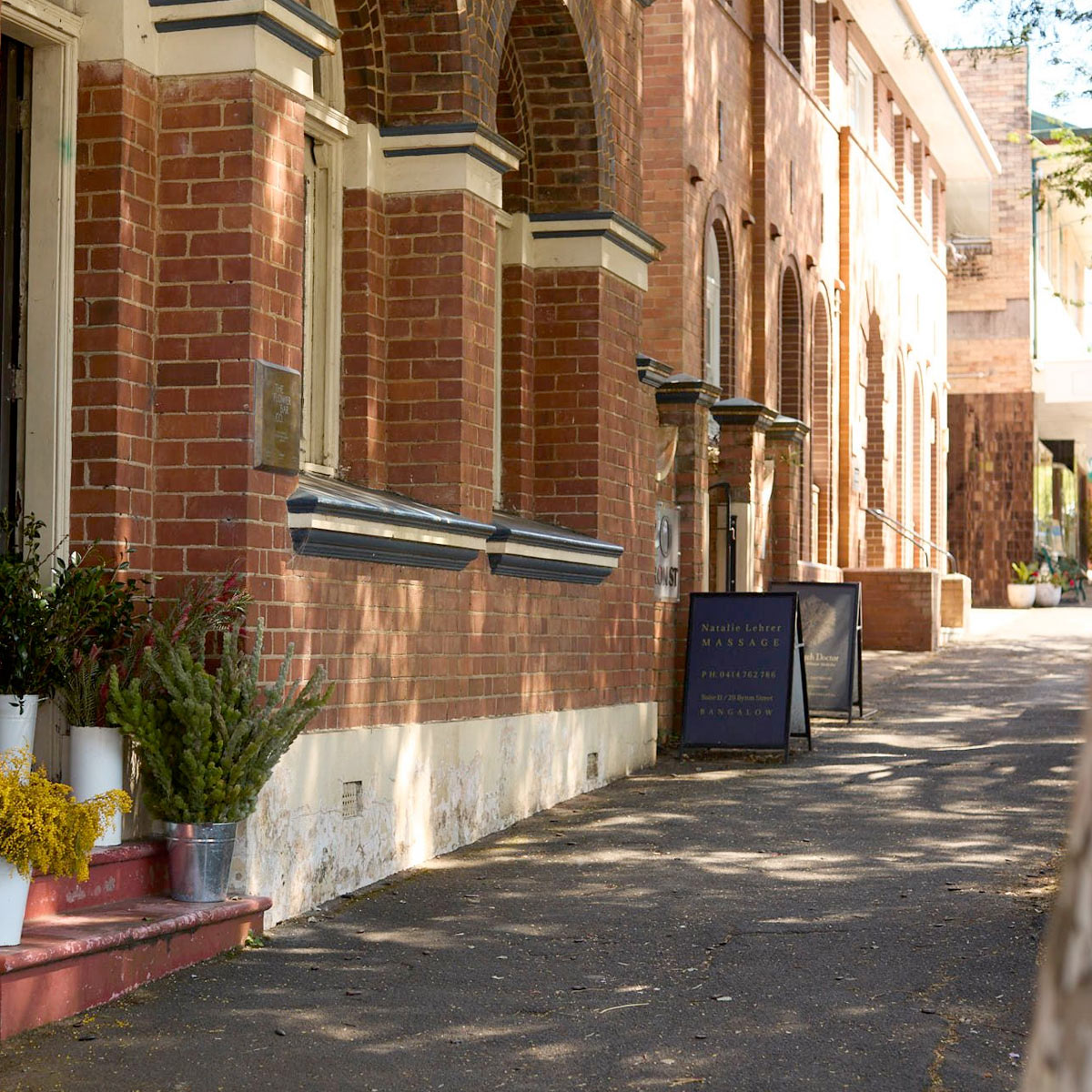 Bangalow town in the Byron Bay hinterland with heritage architecture, cafes, and boutique shops near Bangalow Guesthouse