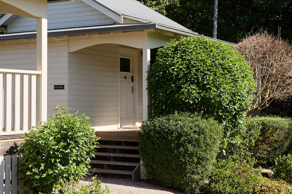 Lawrence Cottage — Self-Contained Heritage Stay, Bangalow Guesthouse Lawrence Cottage at Bangalow Guesthouse — self-contained heritage accommodation in the Byron Bay hinterland